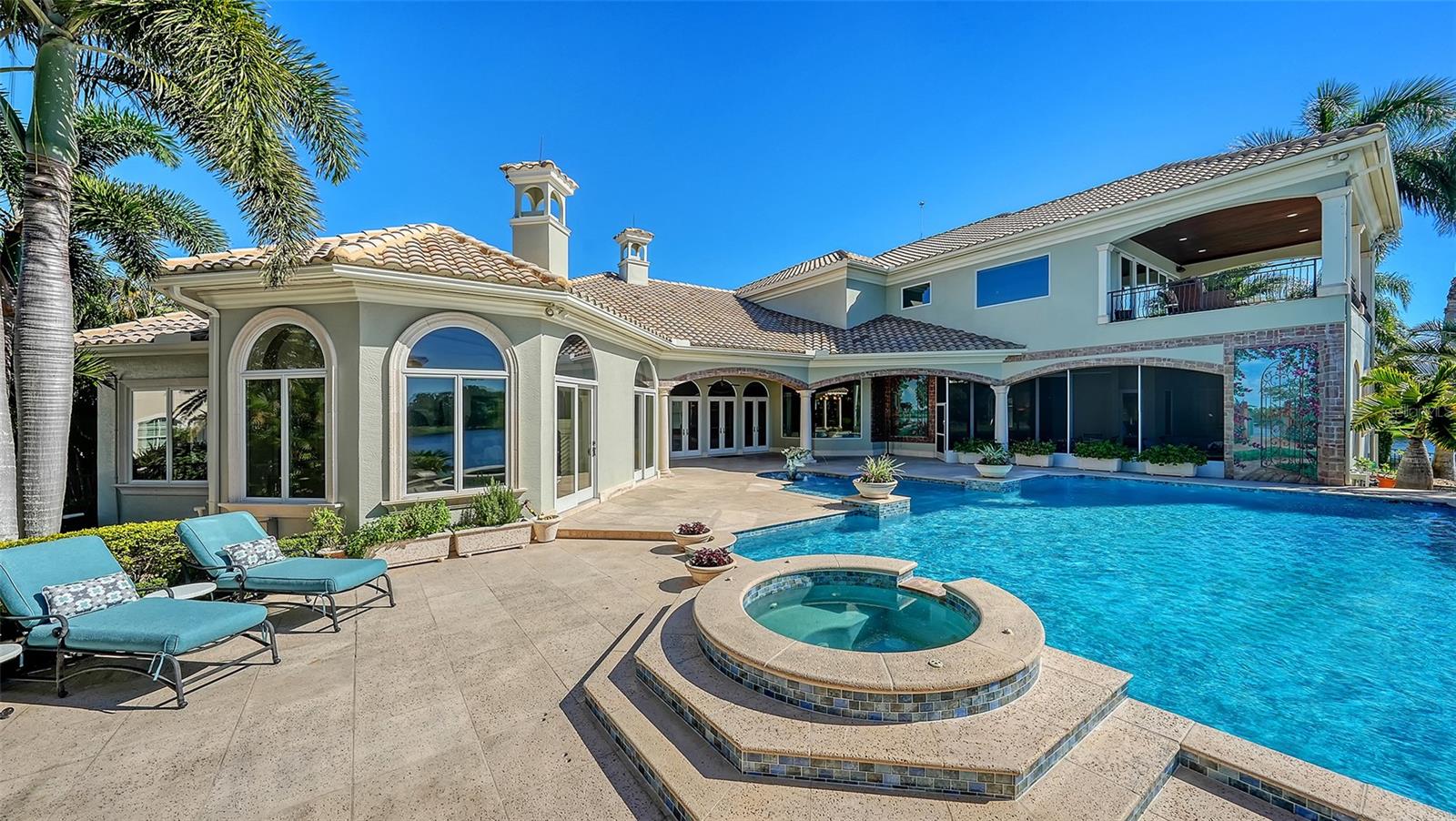 UNIVERSITY PARK COUNTRY CLUB/KNIGHTSBRIDGE - Residential