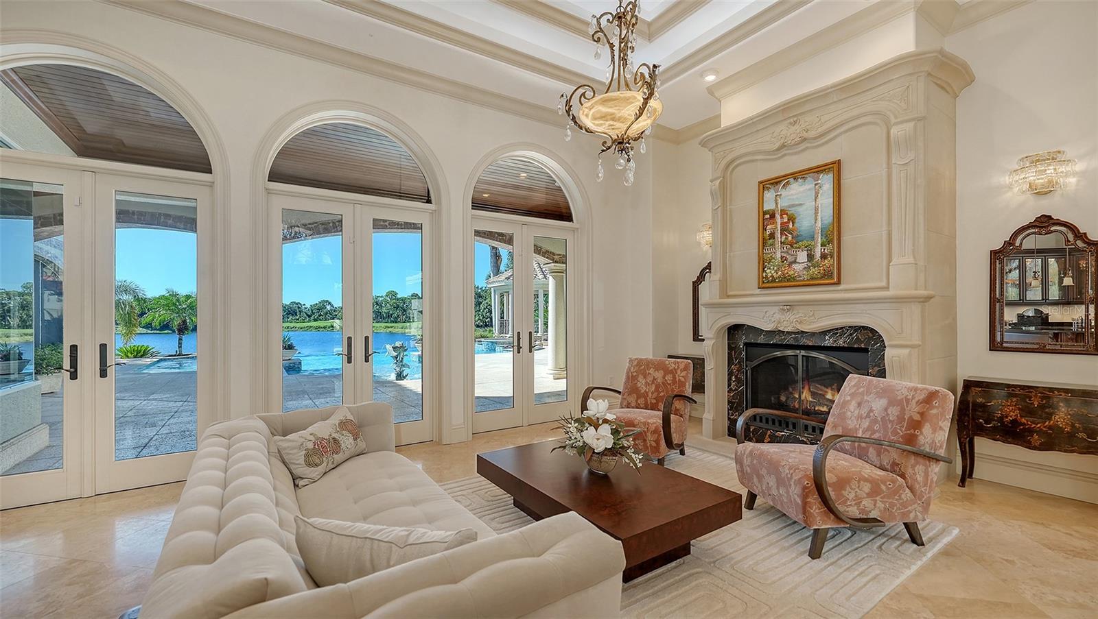 UNIVERSITY PARK COUNTRY CLUB/KNIGHTSBRIDGE - Residential