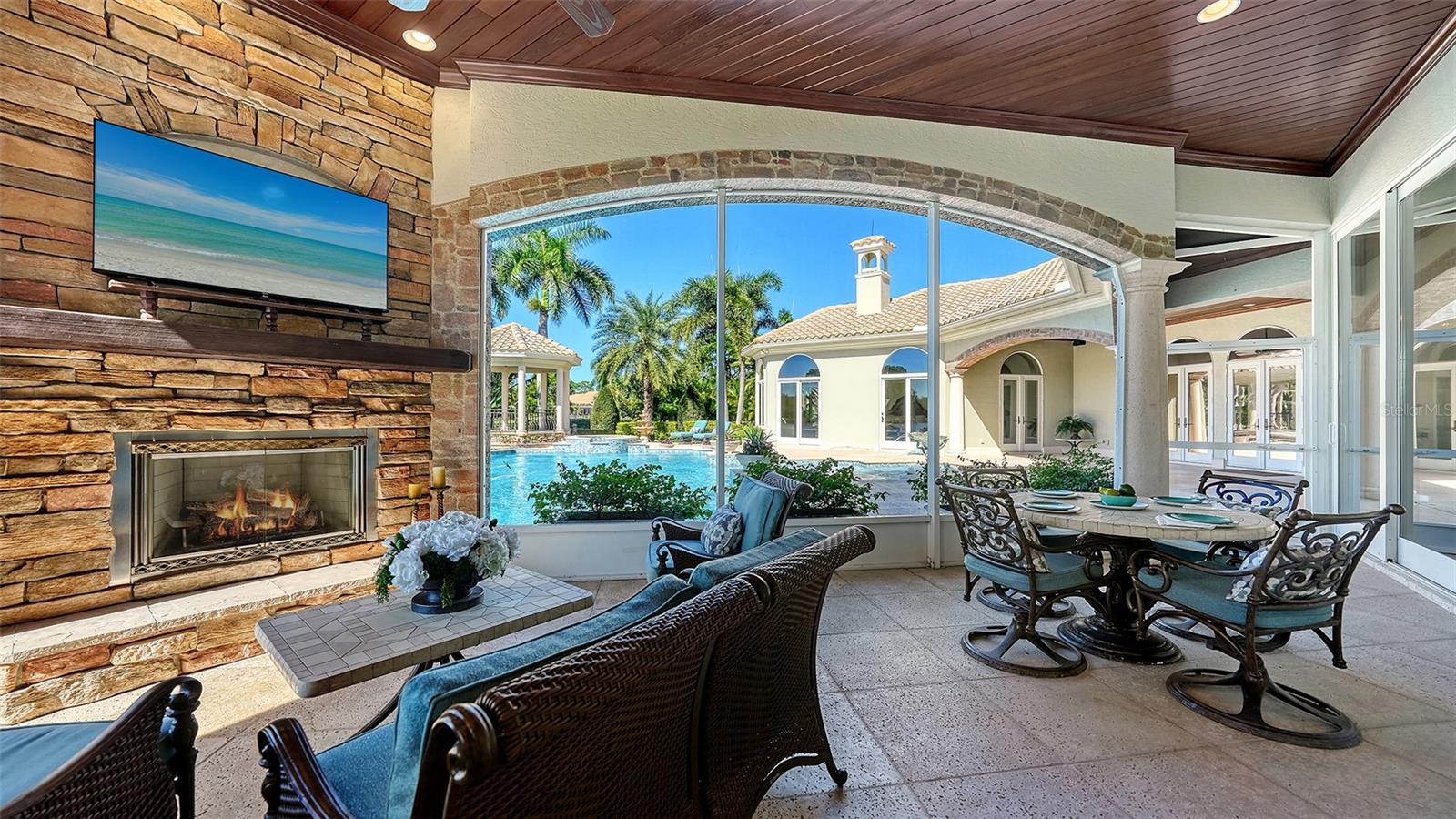 UNIVERSITY PARK COUNTRY CLUB/KNIGHTSBRIDGE - Residential