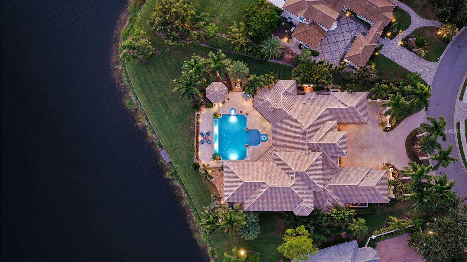 UNIVERSITY PARK COUNTRY CLUB/KNIGHTSBRIDGE - Residential