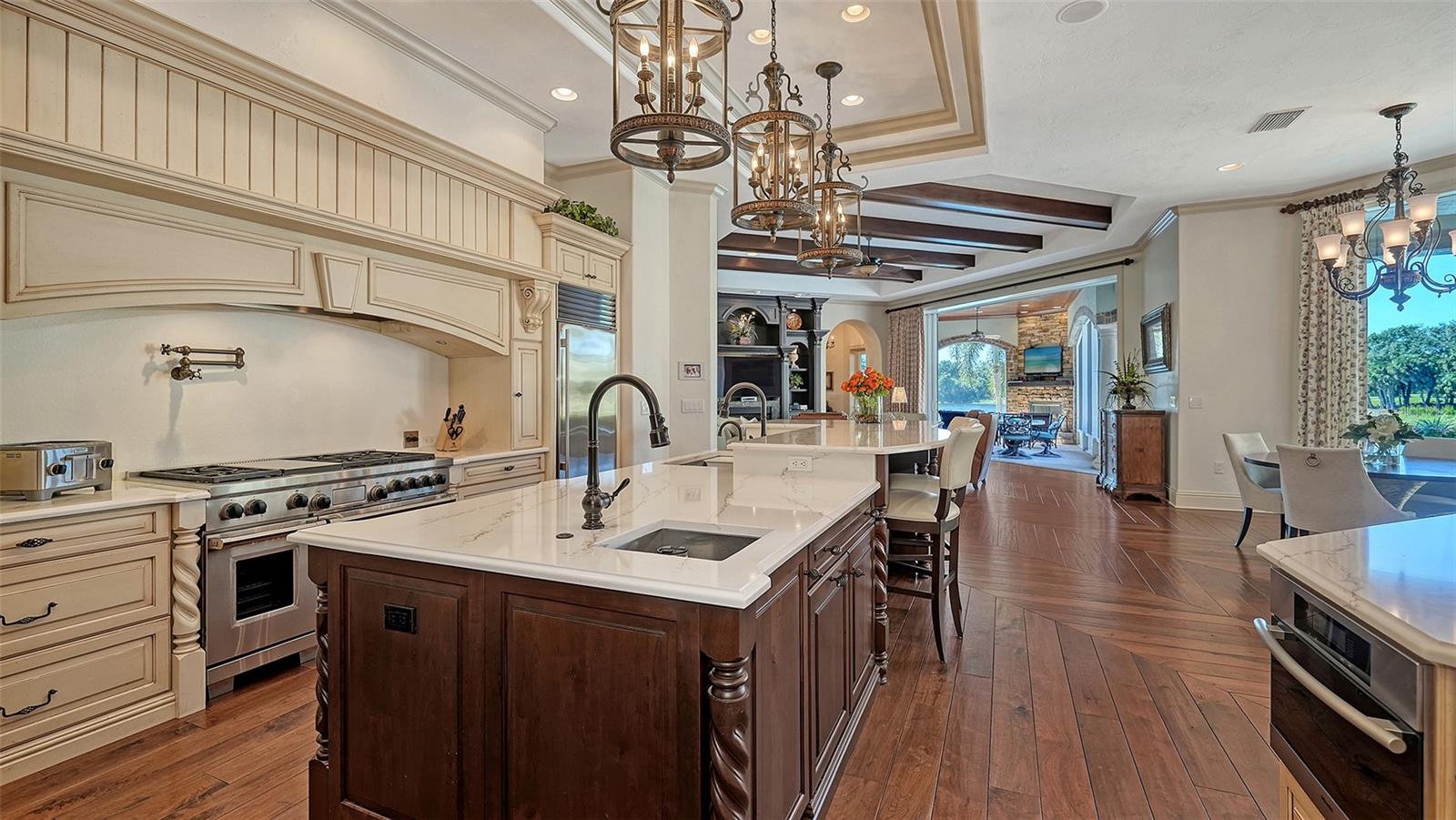 UNIVERSITY PARK COUNTRY CLUB/KNIGHTSBRIDGE - Residential