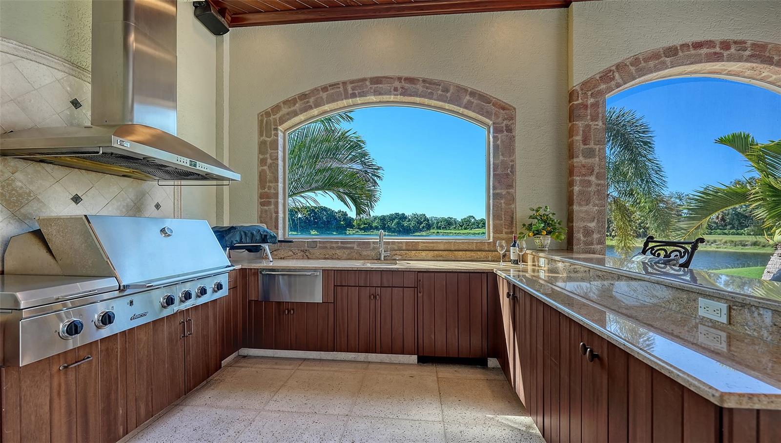 UNIVERSITY PARK COUNTRY CLUB/KNIGHTSBRIDGE - Residential