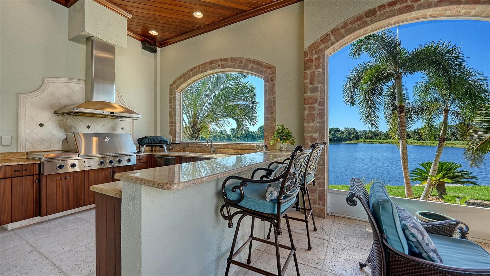 UNIVERSITY PARK COUNTRY CLUB/KNIGHTSBRIDGE - Residential