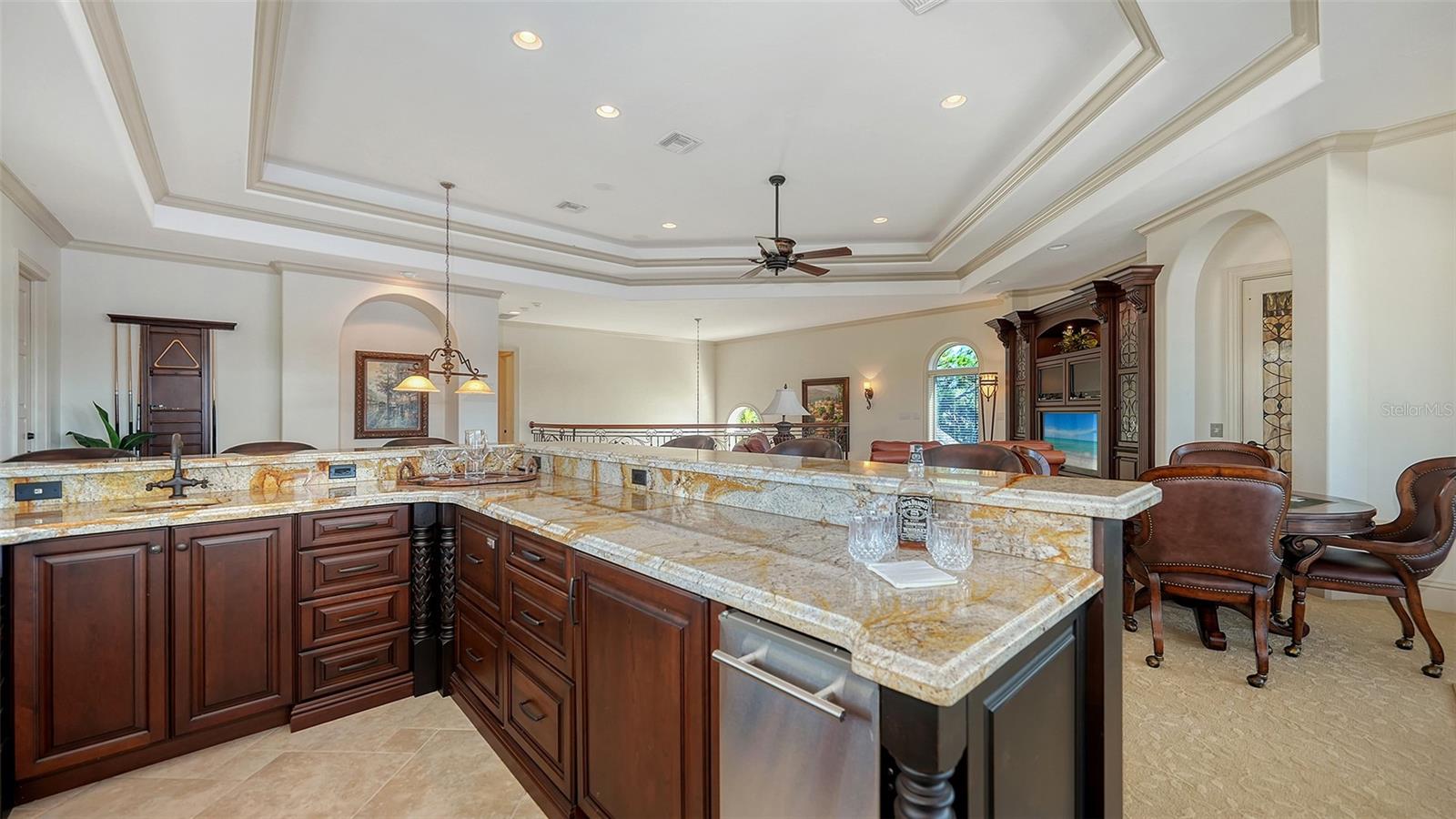 UNIVERSITY PARK COUNTRY CLUB/KNIGHTSBRIDGE - Residential