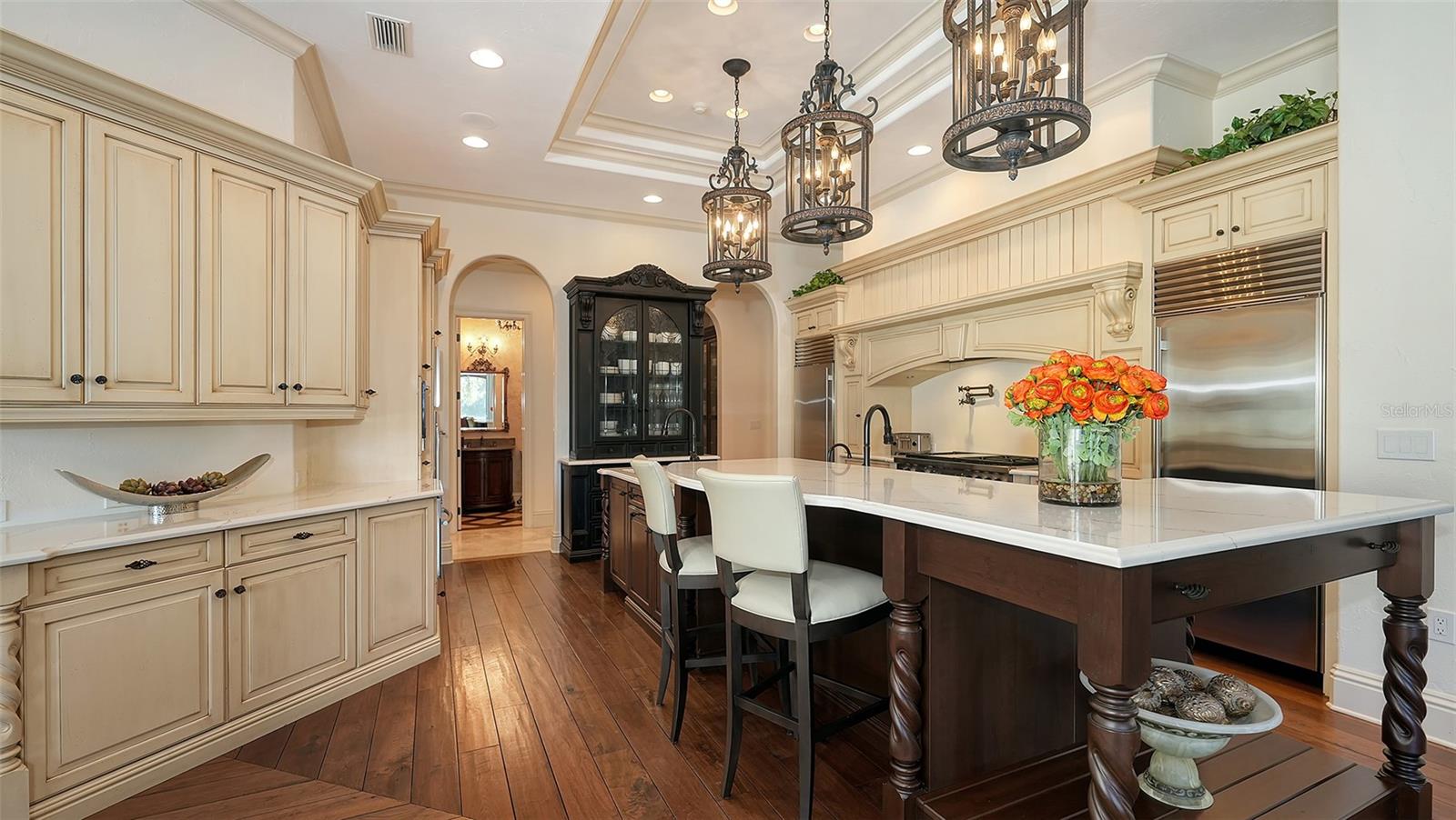 UNIVERSITY PARK COUNTRY CLUB/KNIGHTSBRIDGE - Residential