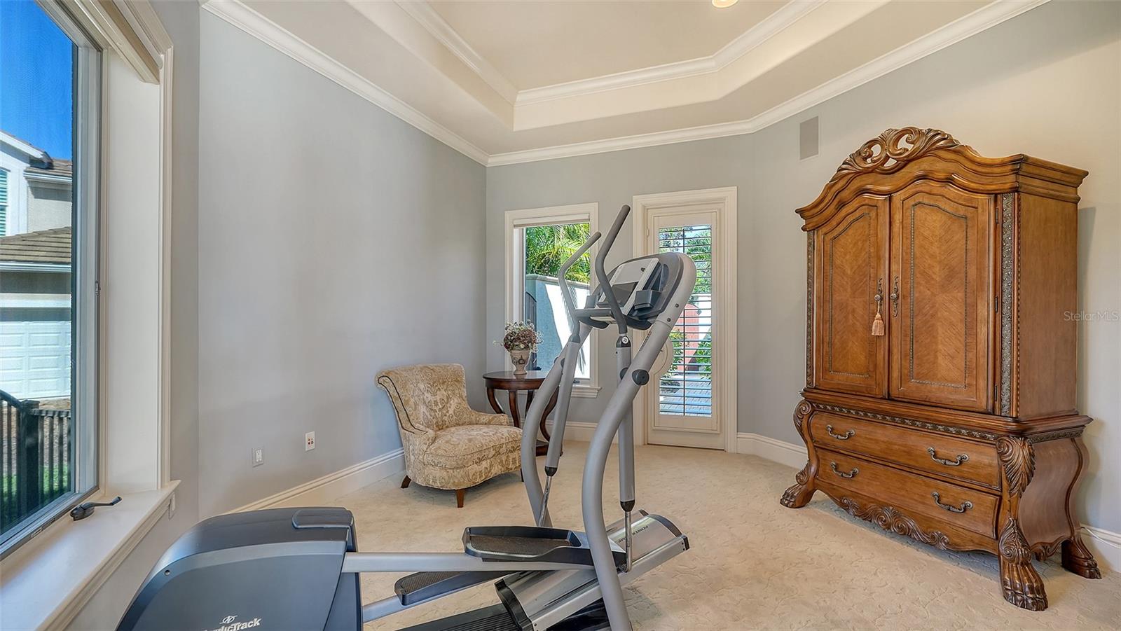 UNIVERSITY PARK COUNTRY CLUB/KNIGHTSBRIDGE - Residential