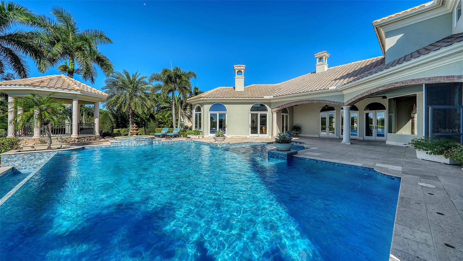 UNIVERSITY PARK COUNTRY CLUB/KNIGHTSBRIDGE - Residential