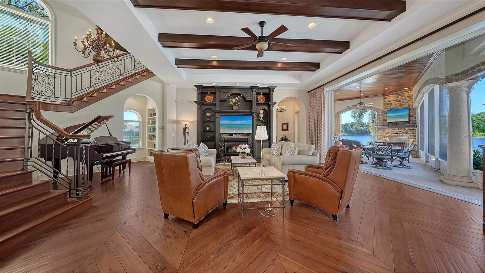 UNIVERSITY PARK COUNTRY CLUB/KNIGHTSBRIDGE - Residential