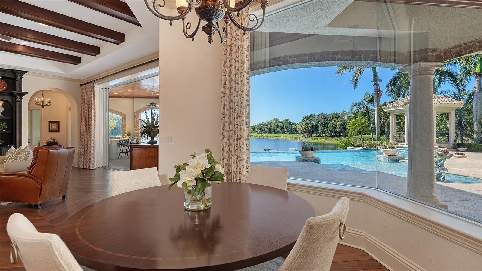 UNIVERSITY PARK COUNTRY CLUB/KNIGHTSBRIDGE - Residential