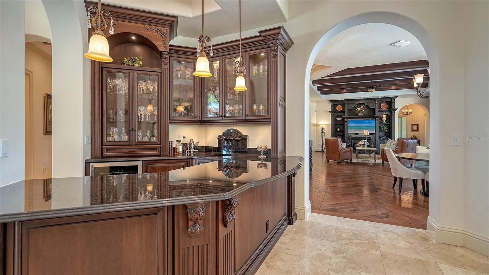 UNIVERSITY PARK COUNTRY CLUB/KNIGHTSBRIDGE - Residential