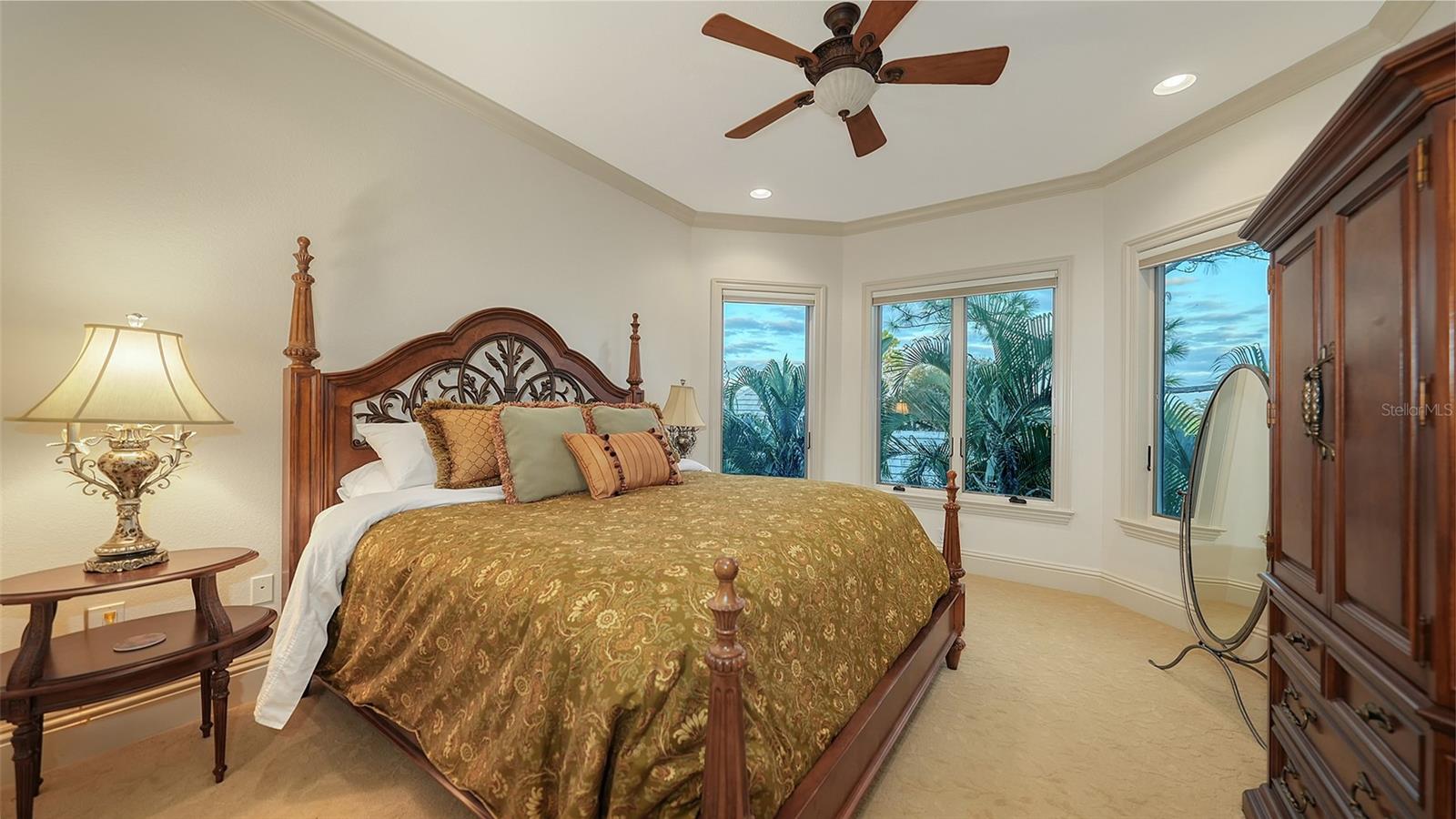 UNIVERSITY PARK COUNTRY CLUB/KNIGHTSBRIDGE - Residential