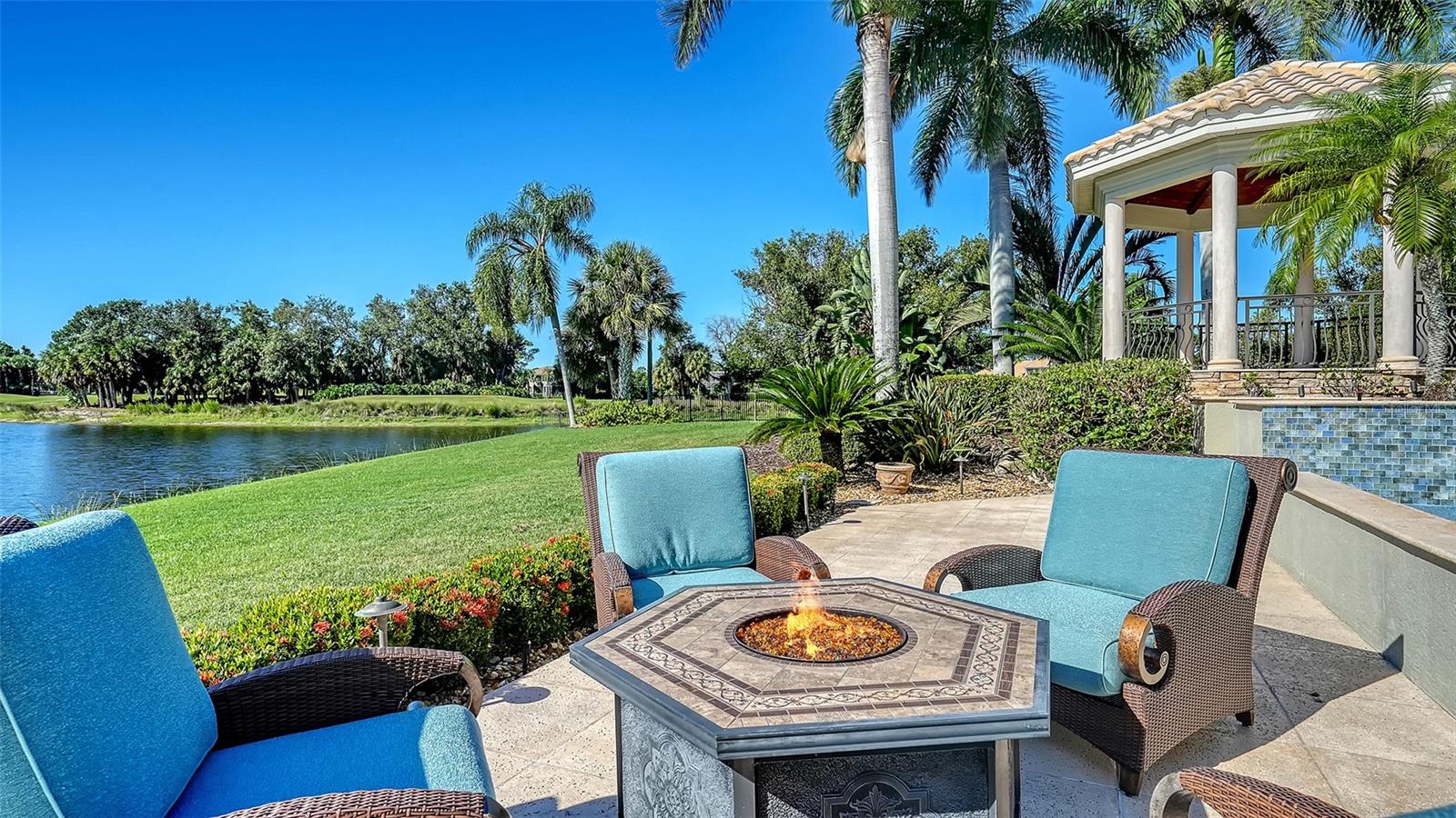 UNIVERSITY PARK COUNTRY CLUB/KNIGHTSBRIDGE - Residential