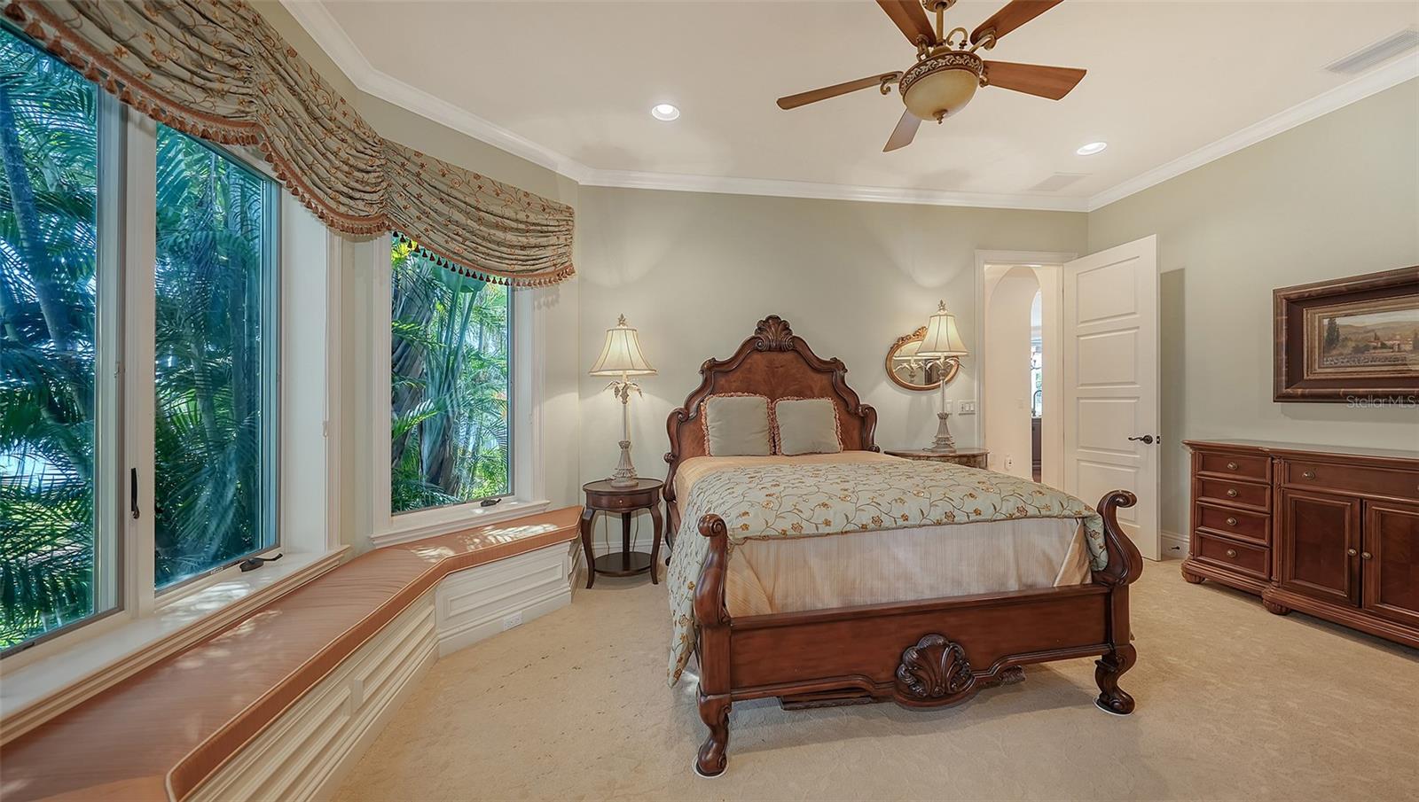 UNIVERSITY PARK COUNTRY CLUB/KNIGHTSBRIDGE - Residential