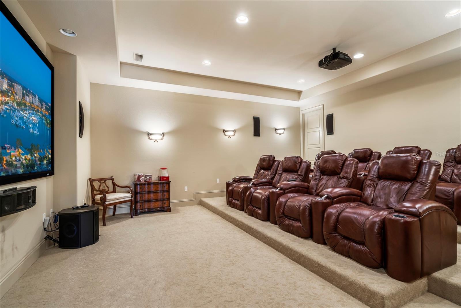 UNIVERSITY PARK COUNTRY CLUB/KNIGHTSBRIDGE - Residential