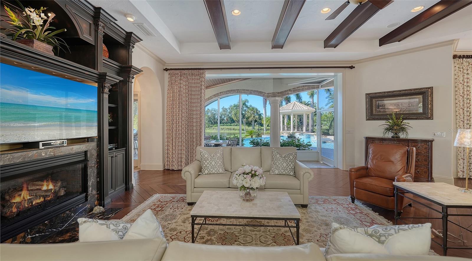 UNIVERSITY PARK COUNTRY CLUB/KNIGHTSBRIDGE - Residential