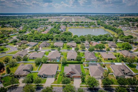 A home in AUBURNDALE