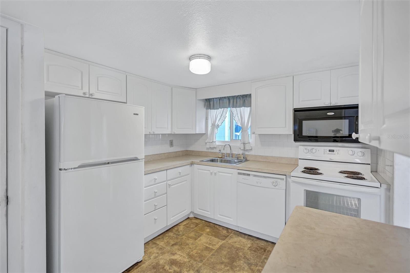 THE FOURTH BAYSHORE - Residential