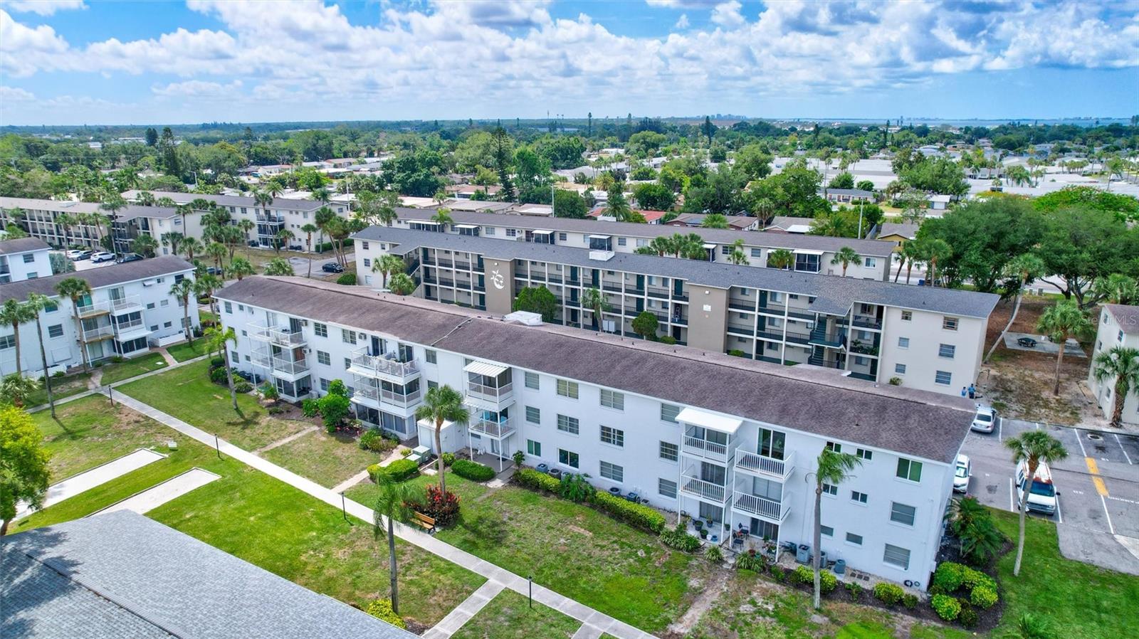 THE FOURTH BAYSHORE - Residential