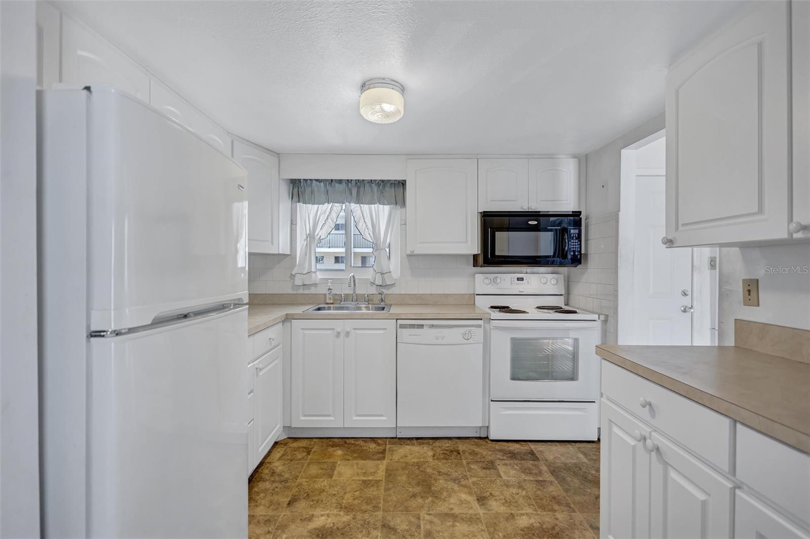 THE FOURTH BAYSHORE - Residential