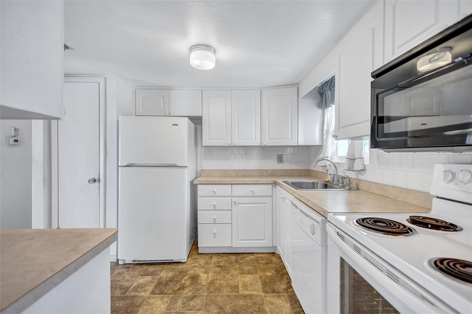 THE FOURTH BAYSHORE - Residential