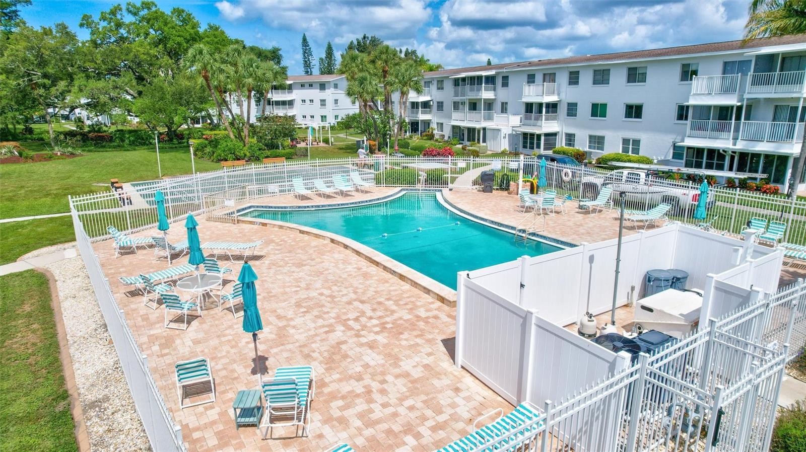THE FOURTH BAYSHORE - Residential