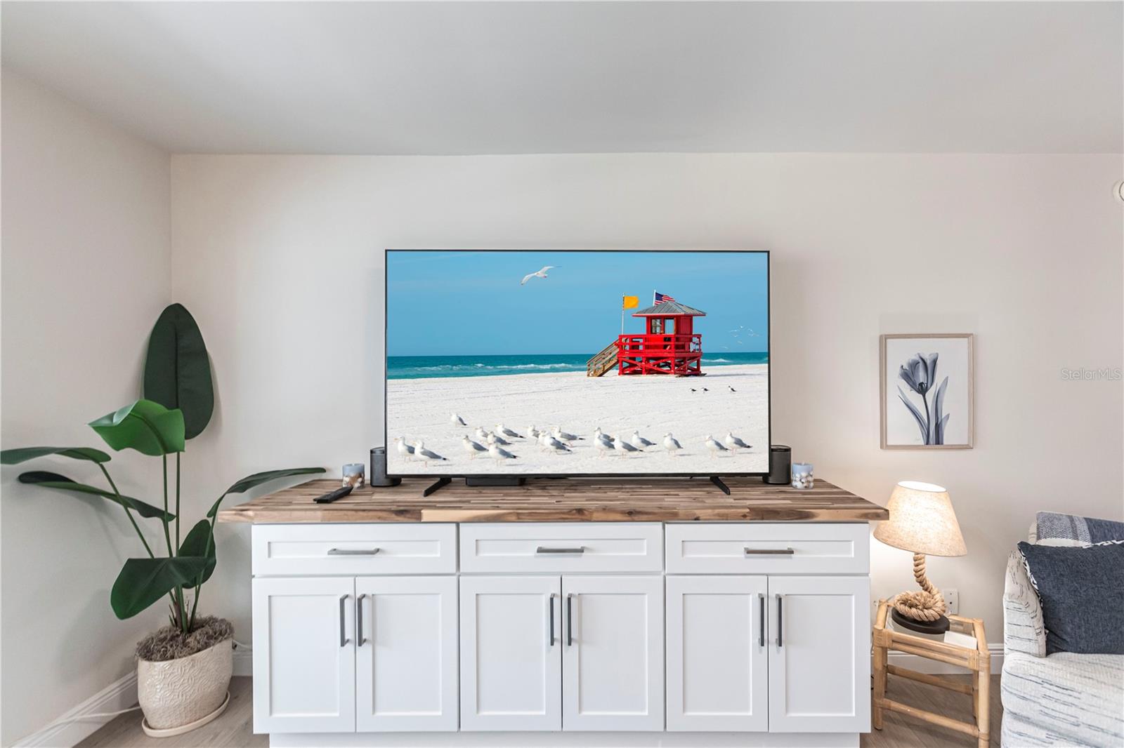 PEPPERTREE BAY IV - Residential Lease