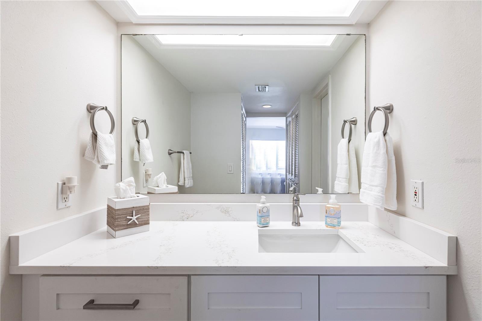 PEPPERTREE BAY IV - Residential Lease