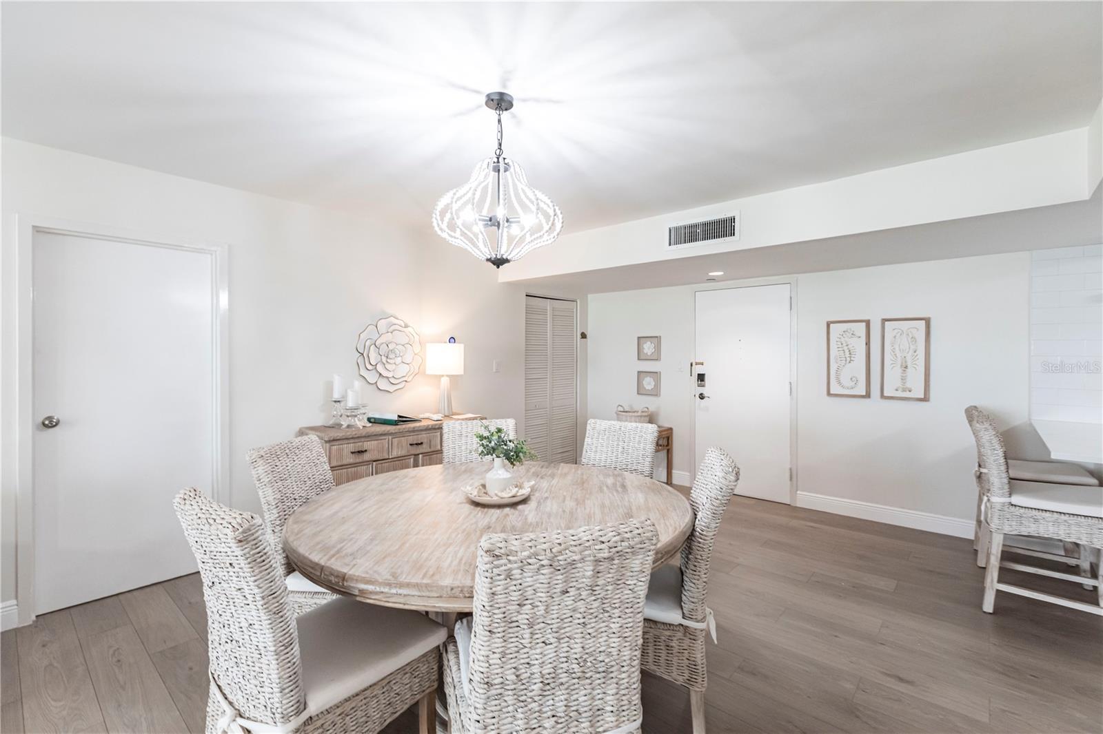 PEPPERTREE BAY IV - Residential Lease