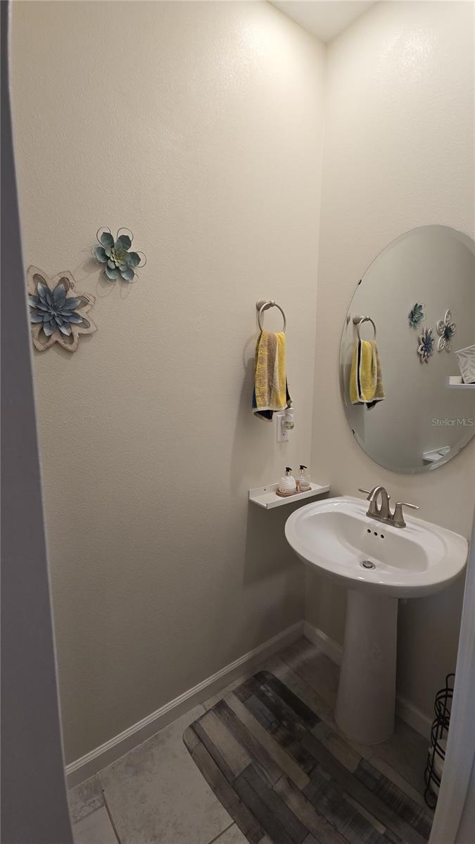 ECON TRLS PH 2 - Residential Lease