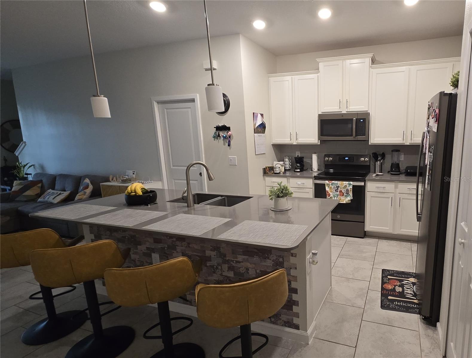 ECON TRLS PH 2 - Residential Lease