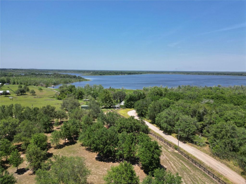 Photo of Tbd SE 55th Place, Ocklawaha, FL 32179 (MLS # OM702289)