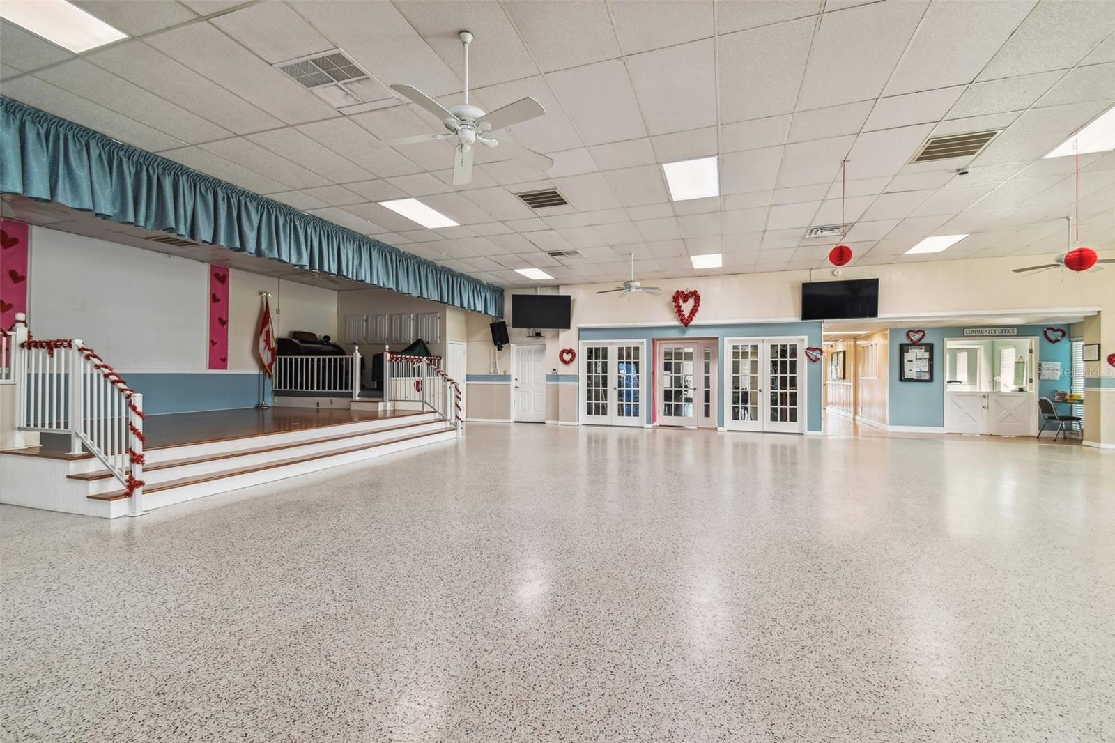 SUNSET PALMS UNREC - Residential