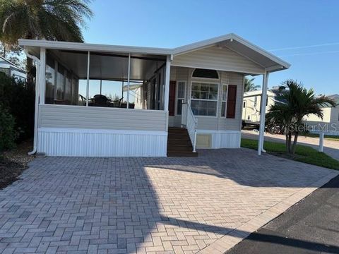 Photo of 16504 Sunshine Avenue, Clermont, FL 34714 (MLS # L4958944)