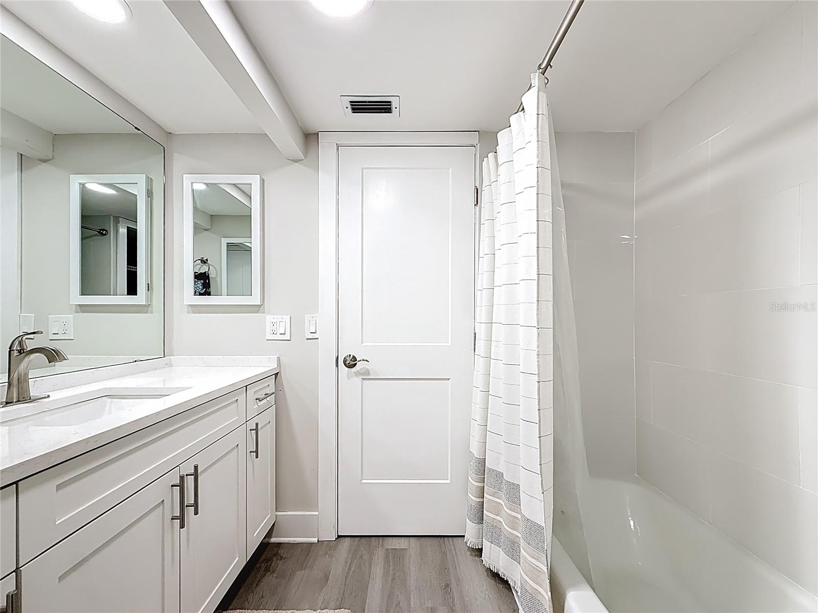 STARBOARD TOWER - Residential