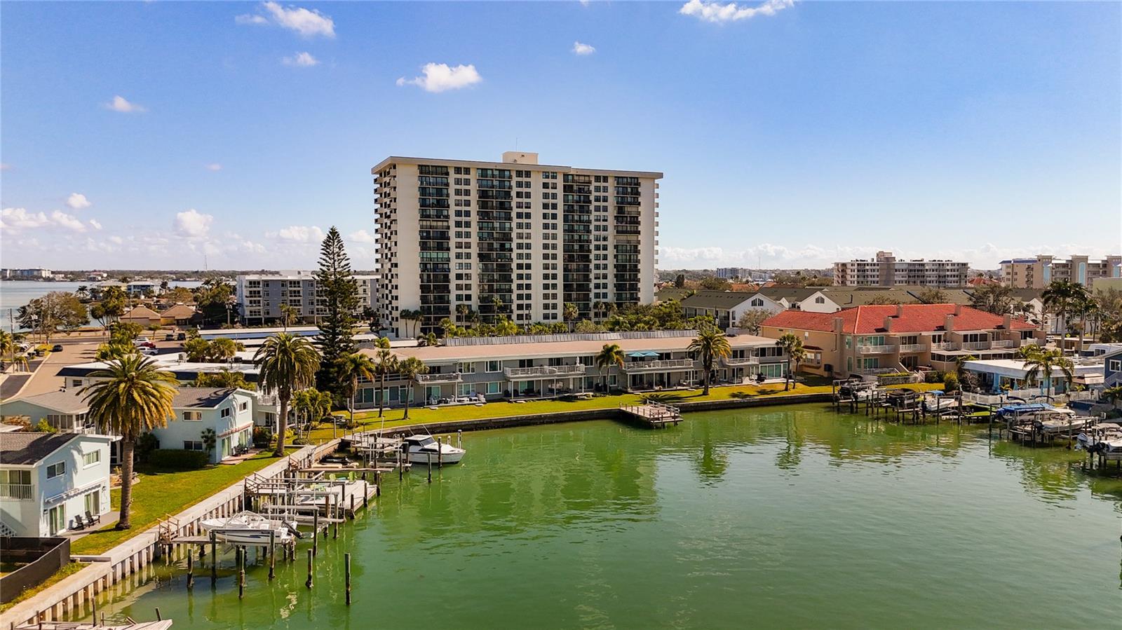 STARBOARD TOWER - Residential