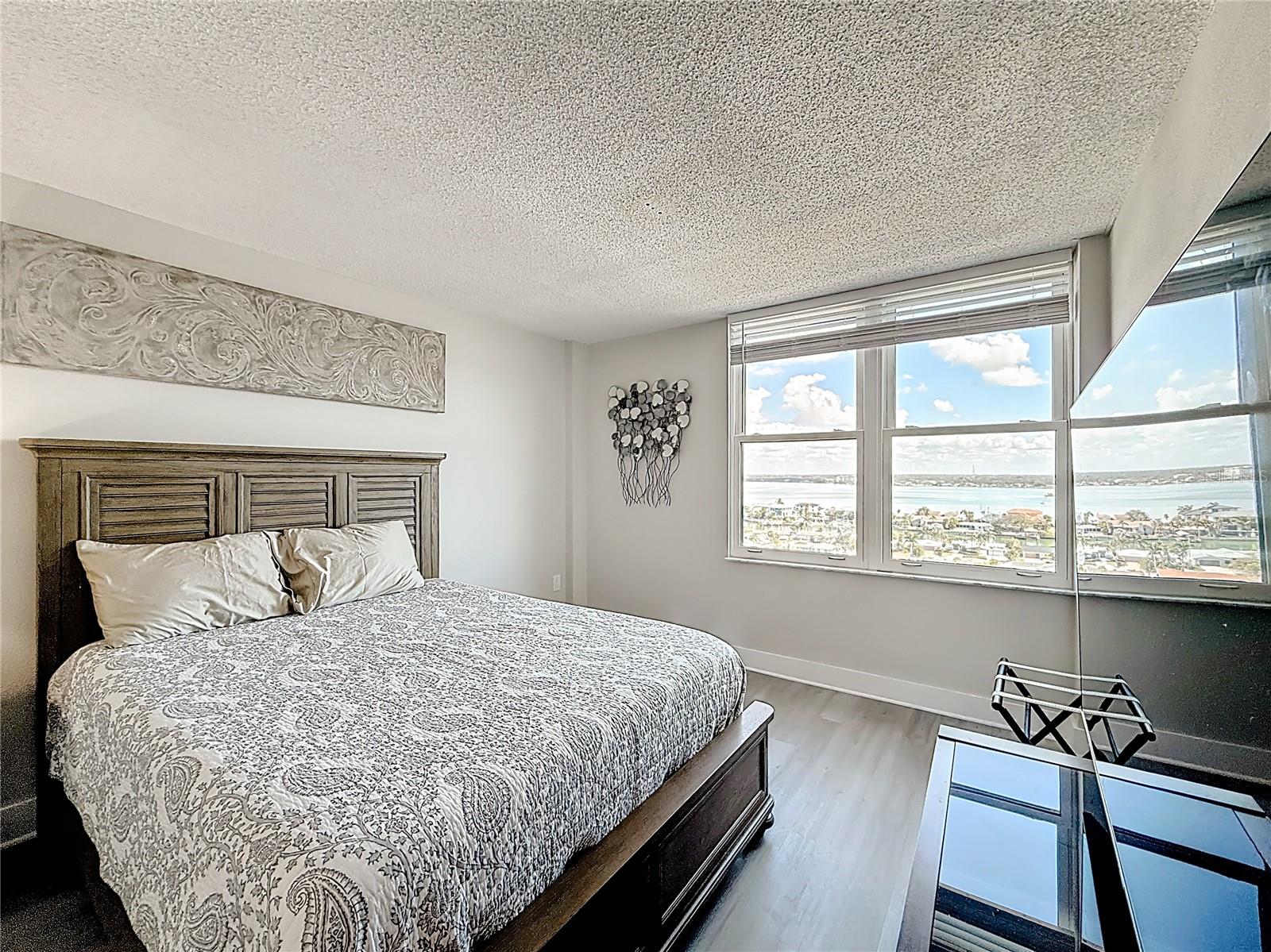 STARBOARD TOWER - Residential