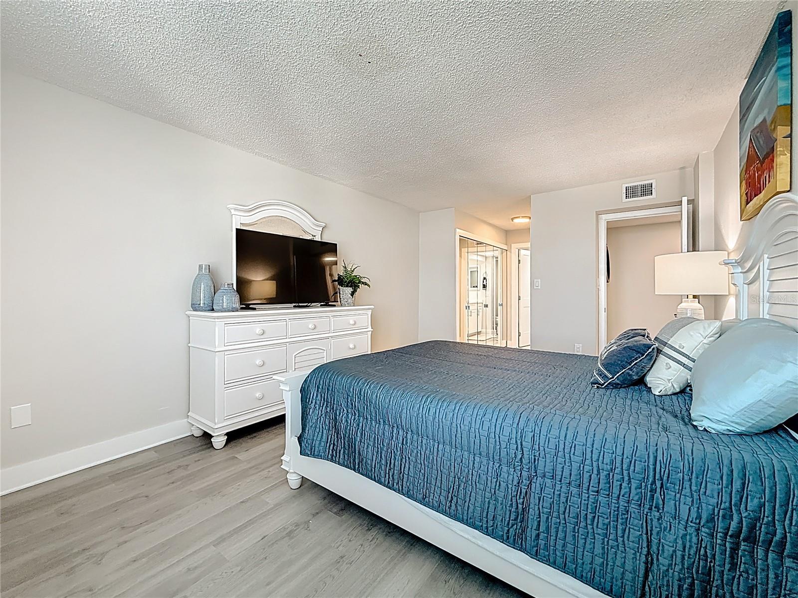 STARBOARD TOWER - Residential