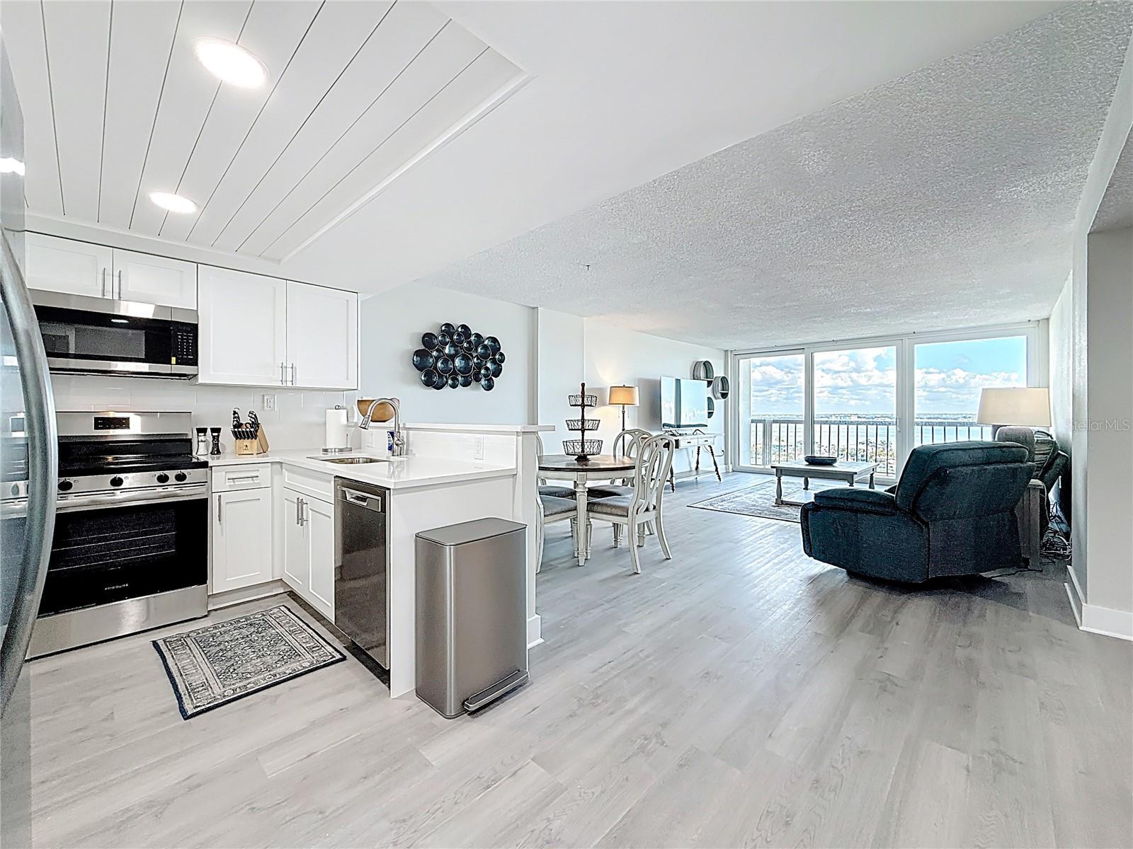 STARBOARD TOWER - Residential