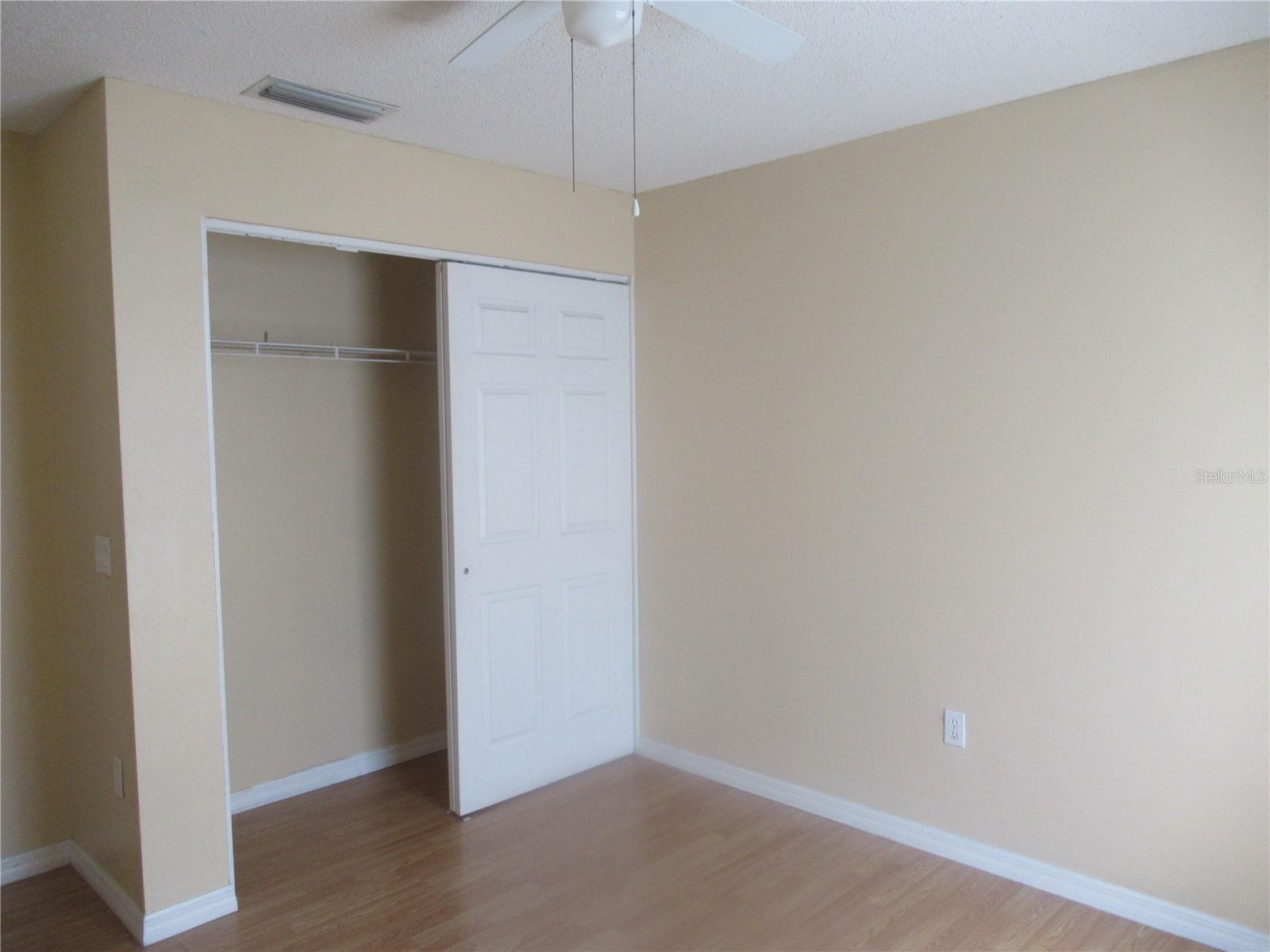 FOUR CORNERS PH 01 - Residential Lease