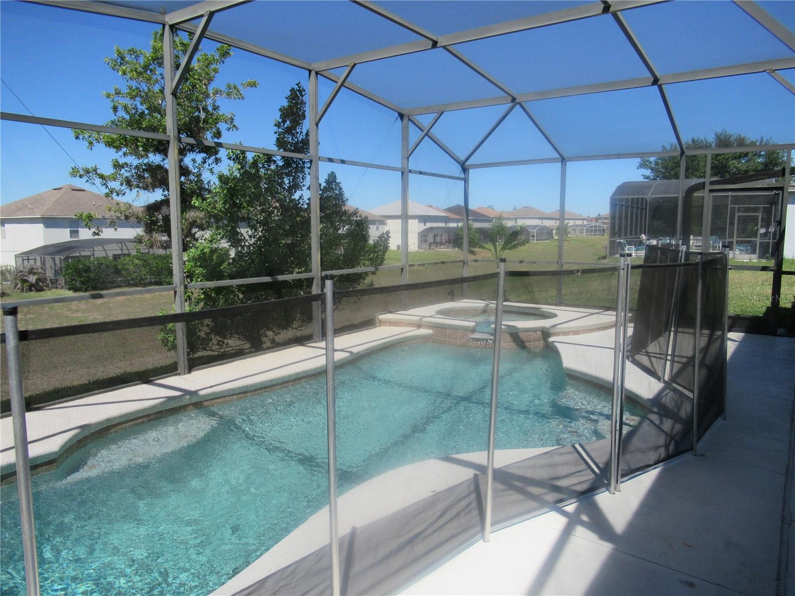 FOUR CORNERS PH 01 - Residential Lease