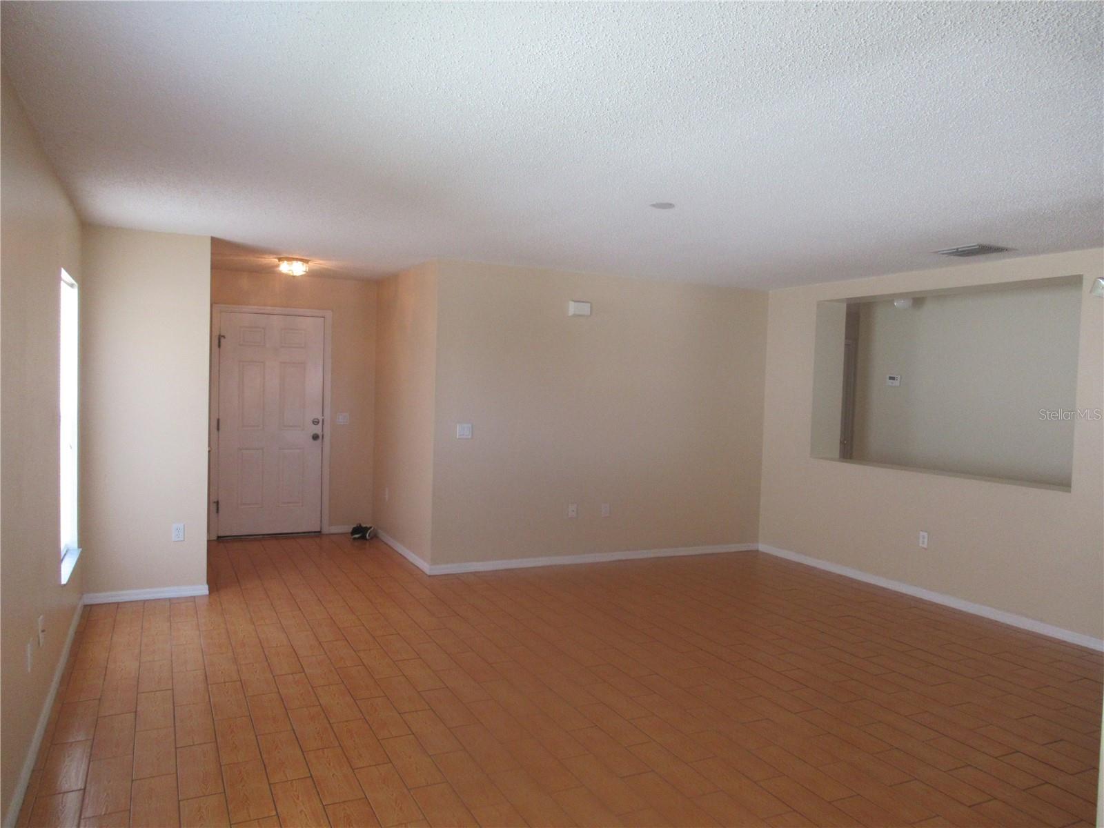 FOUR CORNERS PH 01 - Residential Lease