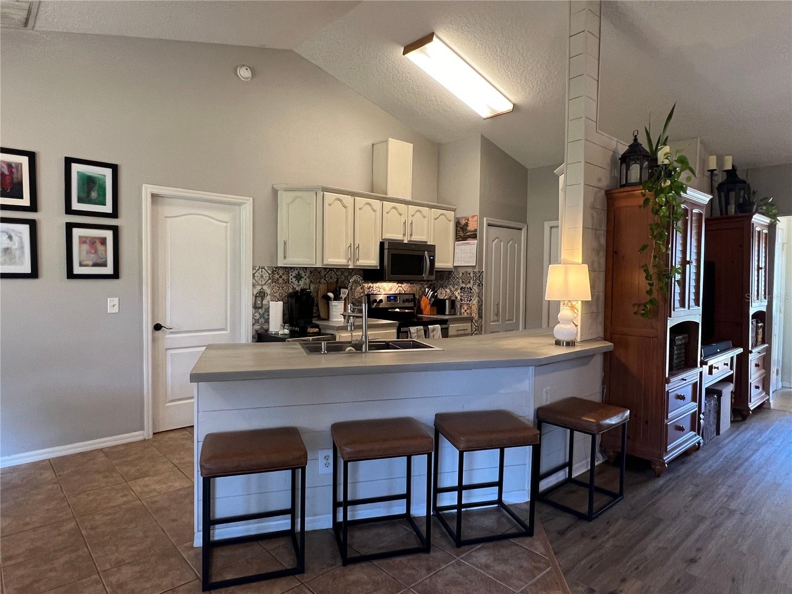 HOLIDAY HAVEN - Residential