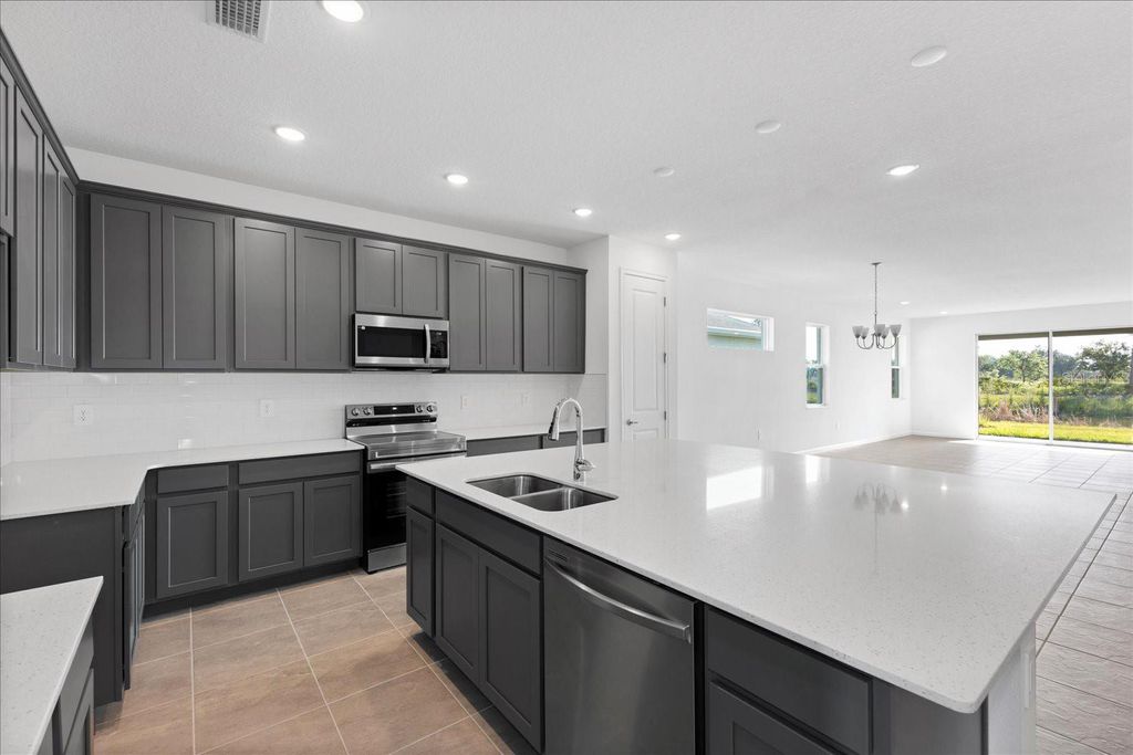 Photo of 9596 Vibrant Ln, Venice, FL 34292 (MLS # O6320200)