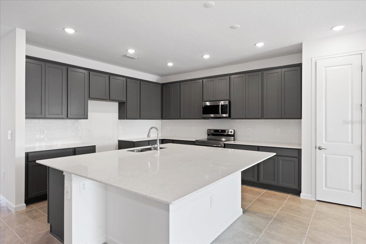 9596 VIBRANT LANE