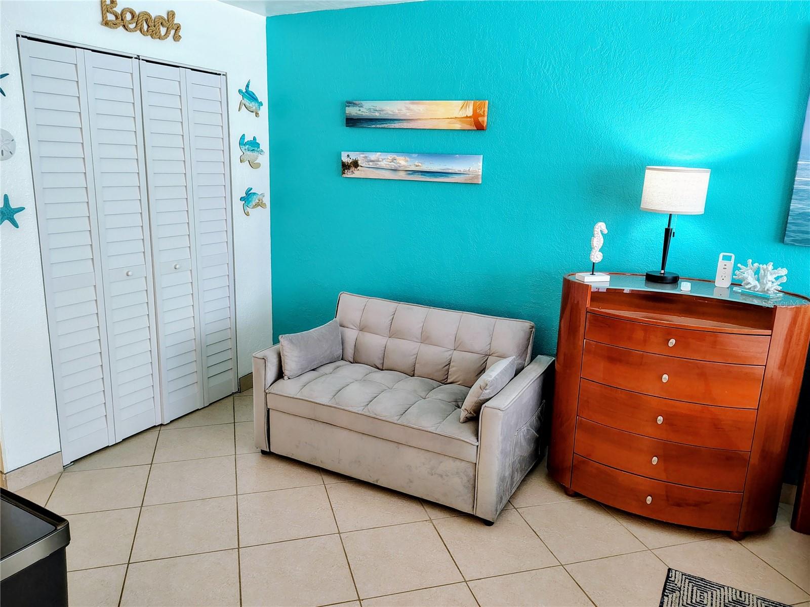 CASTAWAY BEACH RESORT CONDO - Residential