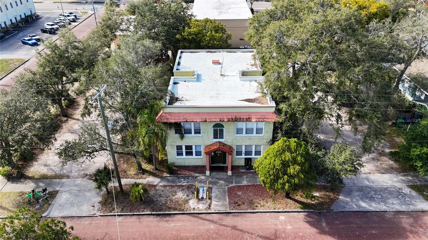This HYDE PARK NORTH studio apt rents for $1475/month.  475 sq ft.  Hardwood floors.  Fresh paint.  Tile floors in the kitchen and bathroom.  There is a claw foot tub in the bathroom.  Closet.  Ceiling fans. Apt building has a secured entrance.  Water, sewer and trash are included in the rent.  Tenant is responsible for electric and gas.  Laundry facilities are located on site.  CLEAN.   Available immediately.