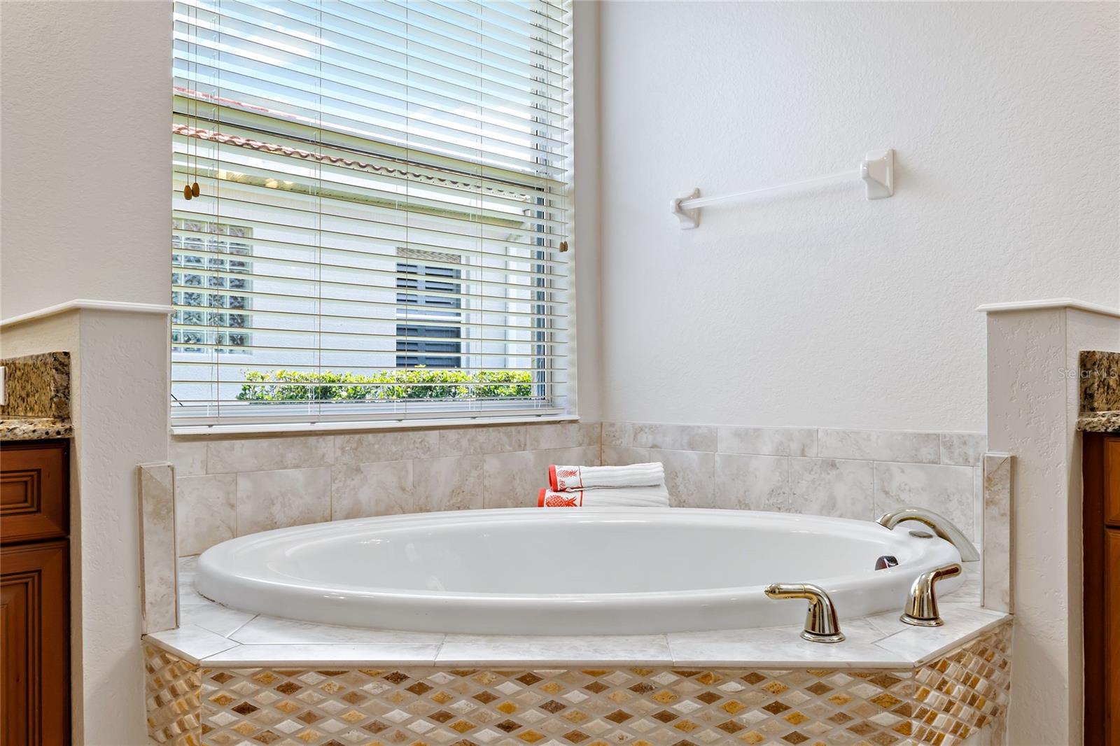 VENETIAN GOLF & RIVER CLUB PHA - Residential Lease