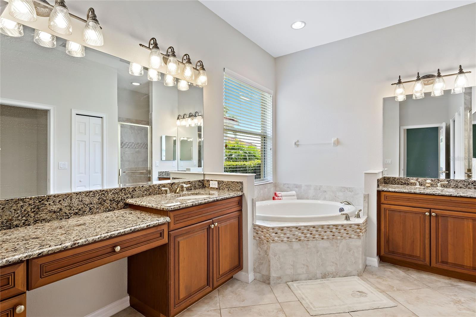 VENETIAN GOLF & RIVER CLUB PHA - Residential Lease