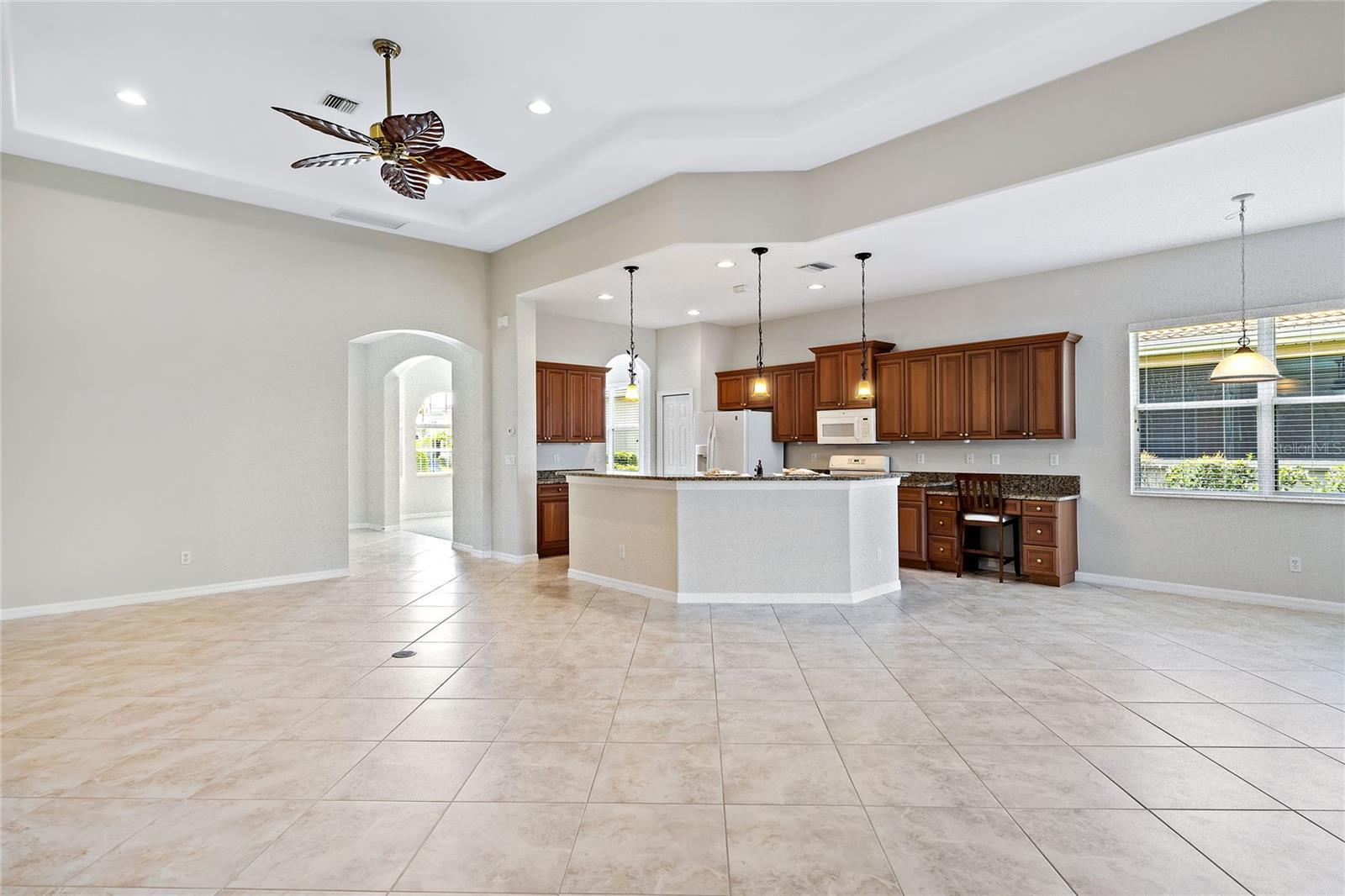 VENETIAN GOLF & RIVER CLUB PHA - Residential Lease