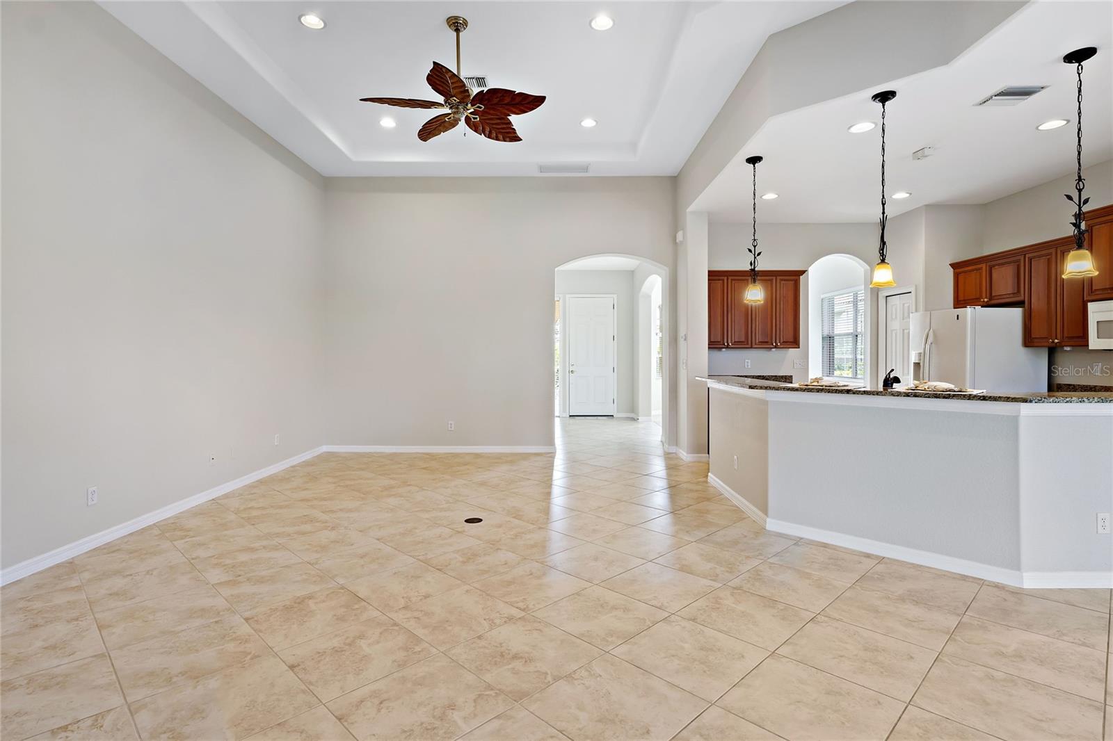 VENETIAN GOLF & RIVER CLUB PHA - Residential Lease